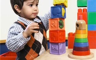 Khuyến nghị của Viện Hàn lâm nhi khoa Hoa Kỳ khi cho trẻ chơi đồ chơi