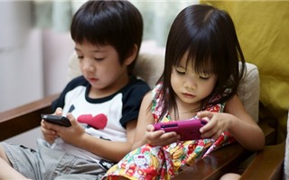 9 tác hại nghiêm trọng của điện thoại thông minh đối với phát triển của trẻ nhỏ