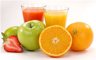 Viện Hàn lâm Nhi khoa Mỹ khuyến cáo hạn chế dùng nước ép trái cây với trẻ nhỏ