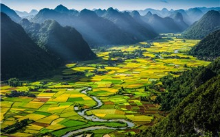 Việt Nam lọt Top 10 điểm đến đẹp và chi phí du lịch rẻ nhất năm 2017