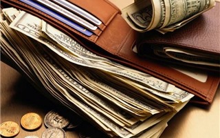 Phong thủy ví tiền: Đựng gì trong ví để năm mới phát tài phát lộc?
