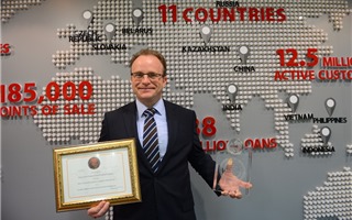 Home Credit nhận 2 giải thưởng của Global Banking & Finance