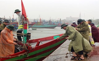 Hà Tĩnh: Sơ tán hàng nghìn người dân trước khi bão số 10 vào bờ