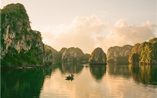 Vịnh Hạ Long lọt top các di sản đẹp nhất thế giới