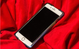 Ngắm chiếc vỏ iPhone giá đắt "cắt cổ" hơn cả iPhone X