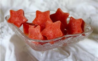 Cách dùng cà chua dưỡng da trong thời tiết hanh khô