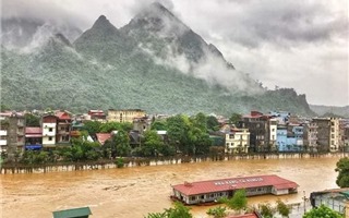 Xót xa cảnh Hà Giang ngập nước "màn trời chiếu đất"