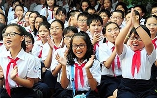 Hà Nội: Không bắt buộc học sinh phải mua đồng phục mới