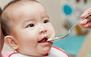 Chế độ dinh dưỡng sau cai sữa giúp trẻ phát triển khỏe mạnh