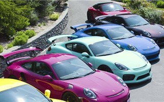 Bộ sưu tập Porsche đầy màu sắc của Lisa Taylor