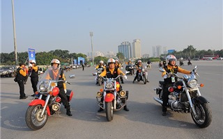 Ngắm dàn mô tô khủng hộ tống đoàn đua xe đạp tại Đại hội thể dục thể thao toàn quốc