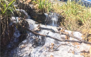 Suối băng xuất hiện tại đỉnh Fansipan