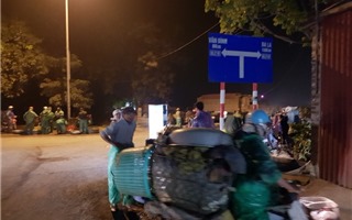 Thanh Oai (Hà Nội): UBND xã Hồng Dương có làm ngơ khi chợ tự phát họp trên đường?