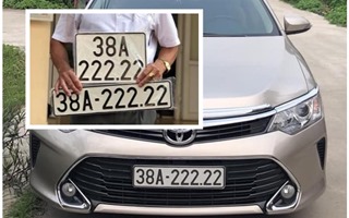 Cận cảnh Toyota Camry biển ngũ quý 2 tại Hà Tĩnh