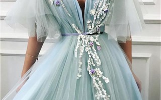 Nhà thiết kế tạo ra những chiếc váy đẹp như cổ tích khiến chị em thích mê