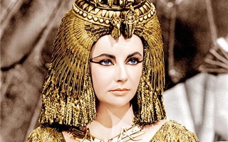 Công thức làm đẹp của Cleopatra được mỹ phẩm DeAura kế thừa và biến tấu