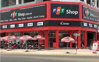 Vụ FPT Shop bị “tố” mập mờ trong khâu bảo hành: Khách hàng được đổi máy mới