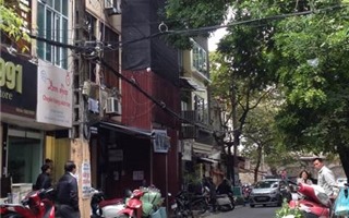 Hàng loạt công trình ở phường Hàng Bồ “vô tư” xây dựng vượt phép