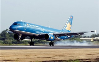 NÓNG: Máy bay Vietnam Airlines gặp sự cố vừa hạ cánh khẩn xuống Nội Bài