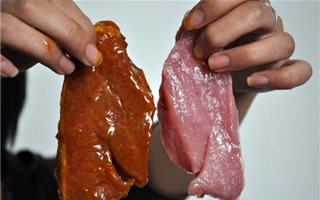 Kinh hoàng công thức làm giò bò: Thịt lợn nái ngâm huyết bò cùng hóa chất