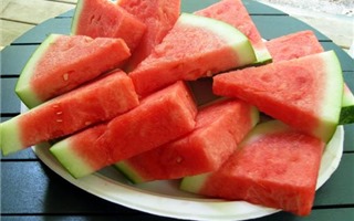 Những loại trái cây nên và không nên ăn vào mùa hè