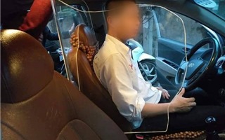 Ý tưởng lắp khoang bảo vệ cho tài xế taxi: Nên hay không nên?