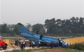 Yên Bái: Máy bay quân sự gặp sự cố khi hạ cánh