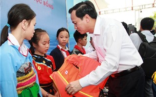 Phó Thủ tướng Vũ Đức Đam dự lễ phát động Tháng hành động vì trẻ em Quốc gia tại Thanh Hóa