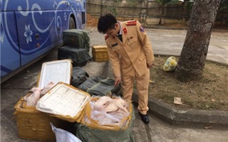 Kinh hoàng &#39;thực phẩm bẩn&#39; nhập lậu tràn lan thị trường Việt