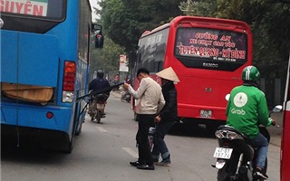Hà Nội: Cận Tết Nguyên đán, nhức nhối tình trạng xe khách đón trả sai quy định