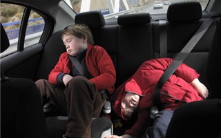 12 điều buộc phải ghi nhớ khi cho trẻ em đi ô tô