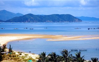 Hà Tĩnh công bố 6 bãi tắm được kiểm định có nước biển an toàn