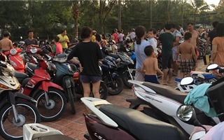 Đà Nẵng: Nắng nóng, người dân ùn ùn kéo nhau ra biển hạ nhiệt