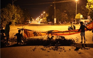 Quảng Ngãi: Người dân lập rào chắn xe tại trạm xử lý nước thải tập trung KCN Quảng Phú