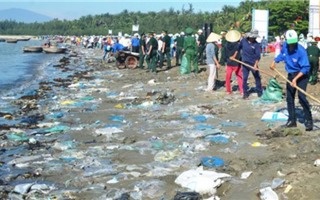 “Cất cánh” tháng 7 và câu chuyện về vấn nạn rác thải nhựa