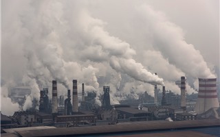 "Thành phố thép" hàng đầu Trung Quốc giảm sản lượng để bảo vệ môi trường