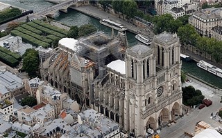Nhà thờ Đức Bà Paris có nguy cơ sập trần do nắng nóng