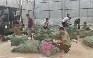 Lạng Sơn: Thu giữ số lượng lớn quần áo trẻ em không rõ nguồn gốc