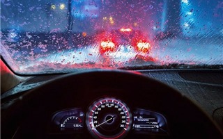Những thói quen khi lái xe mùa mưa có thể phá hoại ô tô tiền tỷ