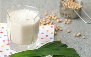 Cách phân biệt sữa đậu nành thật và sữa đậu nành pha bằng bột hóa chất