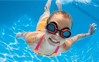 Cách nhận biết bể bơi có sạch và an toàn hay không?