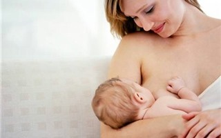 Hướng dẫn cách bảo quản và sử dụng sữa mẹ trữ đông an toàn 