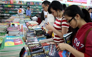 Tưng bừng Triển lãm - hội chợ sách Quốc tế - Việt Nam lần thứ V 