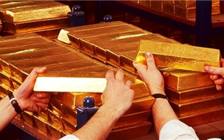 Cập nhật giá vàng hôm nay (20/7): Giá vàng lại "rơi" tự do về mốc 33 triệu đồng/lượng