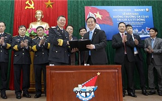 Bảo Việt chính thức bàn giao xuồng chủ quyền Trường Sa CQ 01