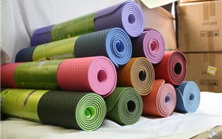 Danh mục 4 nhãn thảm tập yoga xuất xứ Trung Quốc được cảnh báo nguy hiểm