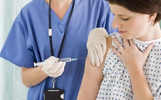Các loại vaccin và thời điểm cần tiêm khi mang thai