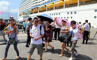 Việt Nam đón trên 1 triệu khách quốc tế mỗi tháng