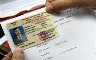 Chỉ đổi giấy phép lái xe sang thẻ PET khi người dân có nhu cầu!