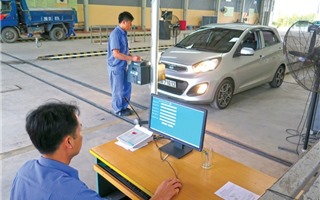 Trước đề xuất tăng phí đăng kiểm xe ô tô, Cục Đăng kiểm VN nói gì?